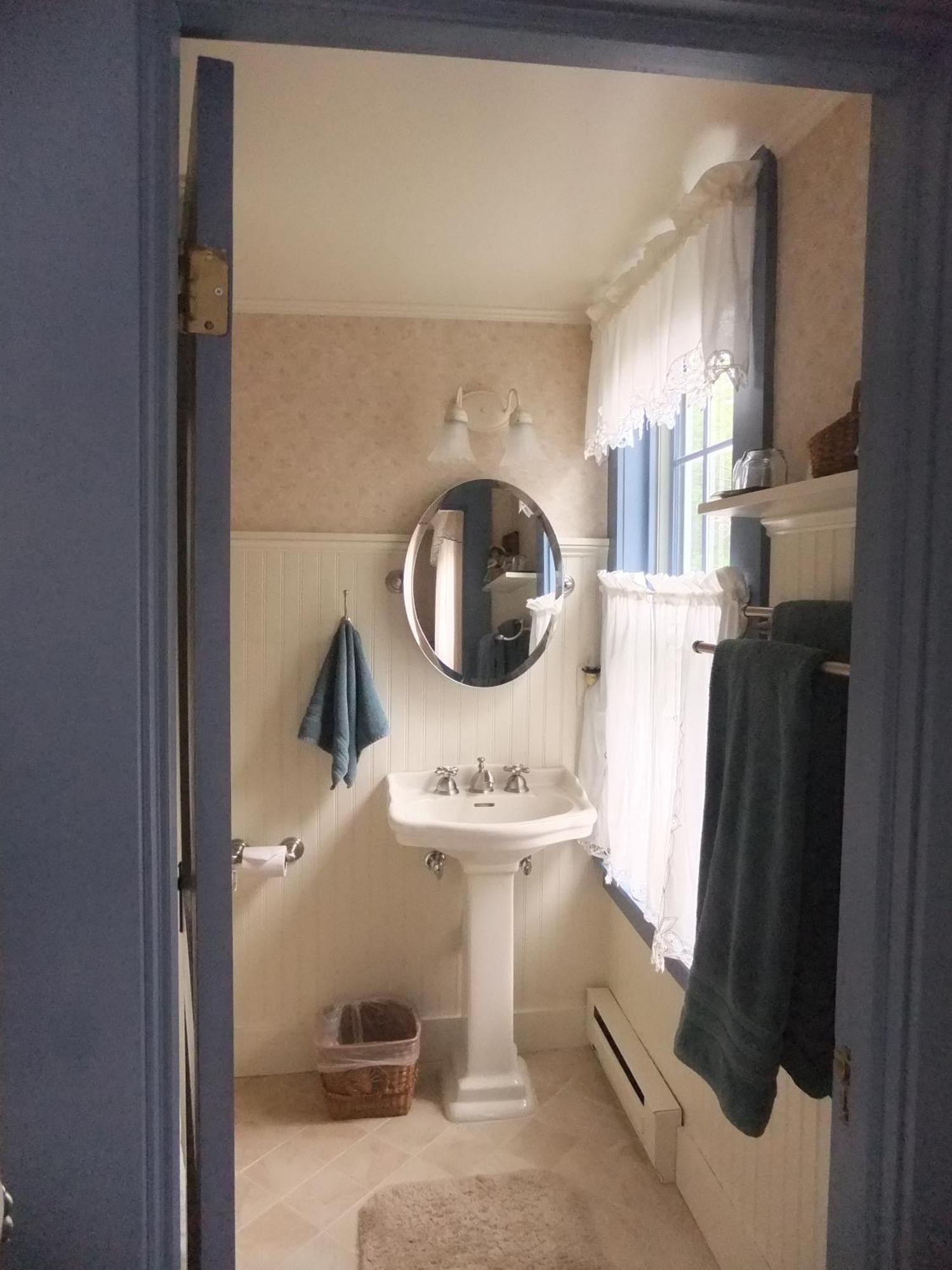 Covered Bridge House Glen Room photo